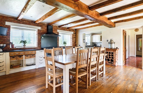 Saint Asaph Cottage | Delightful Home Farm: Pet-Friendly Cottage in St Asaph