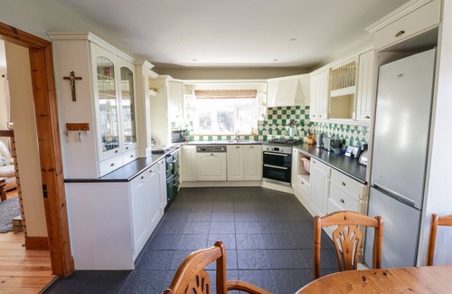 Crosswell Cottage | Family-Friendly Home Farm Retreat in Picturesque Williamstown