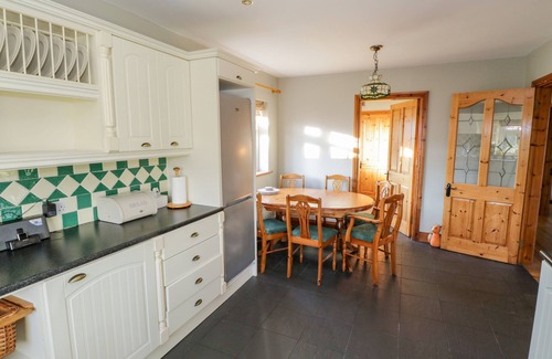 Crosswell Cottage | Family-Friendly Home Farm Retreat in Picturesque Williamstown
