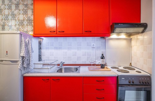 Kozani Apartment | Budget-Friendly Retreat for 2 in Kozani with Kitchen