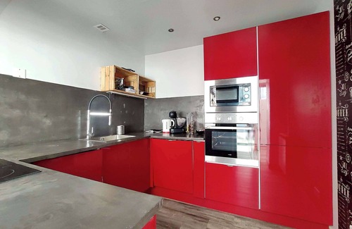 Cambrai House | Stylish Maison de Style with BBQ and Family Amenities