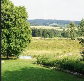 Le Belieu House | Ideal Retreat for Geeks: Pet & Child Friendly Haven