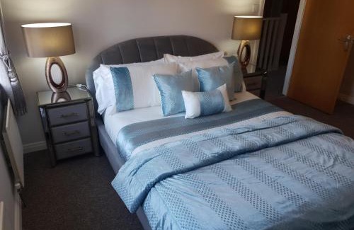Donaghadee House | Cozy 3-Bedroom Pier Front Retreat with Ocean View