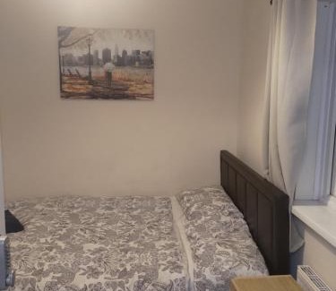 Cribbs Causeway House | Cozy Home From Home with Breakfast & Great Reviews