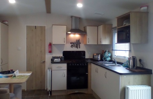 St Leonards-On-Sea House | Cozy Retreat with Ocean Views and Family-Friendly Amenities