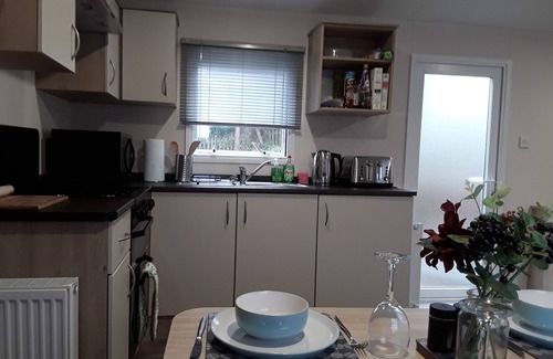 St Leonards-On-Sea House | Cozy Retreat with Ocean Views and Family-Friendly Amenities