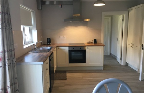 Tralee House | Cozy Retreat in Tralee: Family-Friendly & Pet Welcome