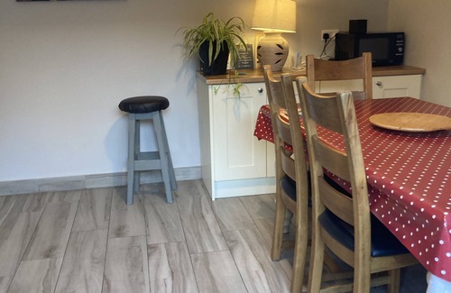 Tralee House | Cozy Retreat in Tralee: Family-Friendly & Pet Welcome