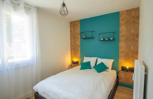 Secteur 3 Apartment | Cozy Home Ganusha with Free Parking and Scenic Balcony