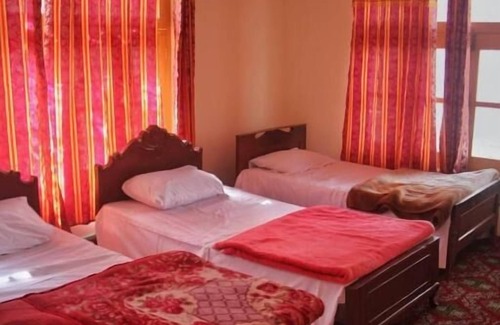 Skardu House | Cozy Home Guest Home: Breakfast Included for Your Stay