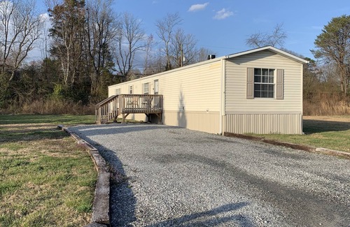 Taylorsville House | Family-Friendly Stay in Taylorsville, NC - 10/10 Rating