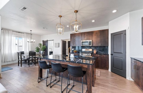 American Fork House | Pet-Friendly Retreat at Lakeshore in American Fork