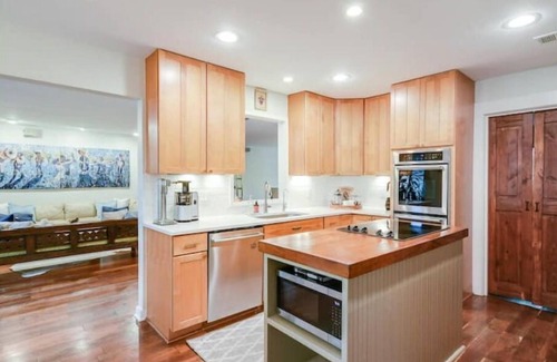 Westlake Terrace House | Cozy Retreat in Austin's Scenic Westlake Hills
