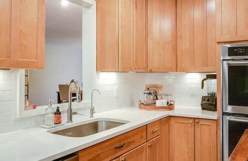 Westlake Terrace House | Cozy Retreat in Austin's Scenic Westlake Hills