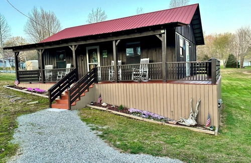 Byrdstown House | Family-Friendly Retreat at Dale Hollow Lake, Byrdstown