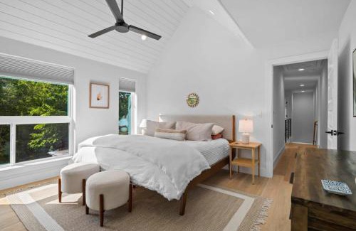 Cherrywood House | Relaxing Retreat in Cherrywood with Private Backyard Oasis