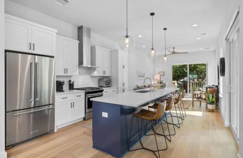 Cherrywood House | Relaxing Retreat in Cherrywood with Private Backyard Oasis