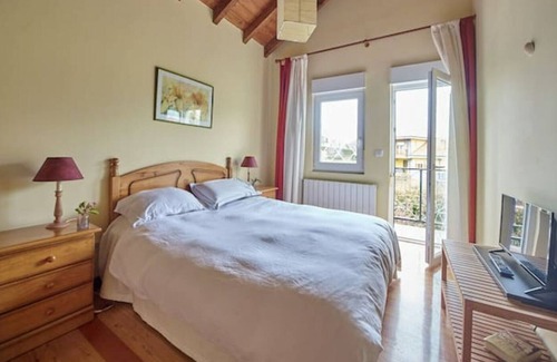 Ribamontan al Monte House | Cozy Home in Cubas with Family-Friendly Amenities