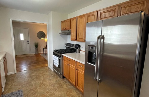 Davison House | Pet-Friendly 3BR Home in Davison with Pool Table & More