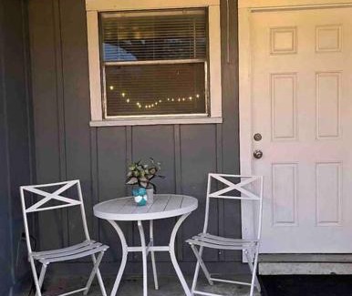 Hempstead House | Pet-Friendly Haven in Hempstead - Rated 10/10 by Guests