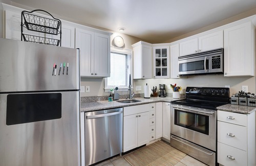 Hamlin House | Family-Friendly Stay at Front of House with Kitchen Access