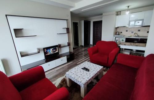 Esenyurt Apartment | Cozy Retreat: Pet-Friendly Getaway with Pool Access