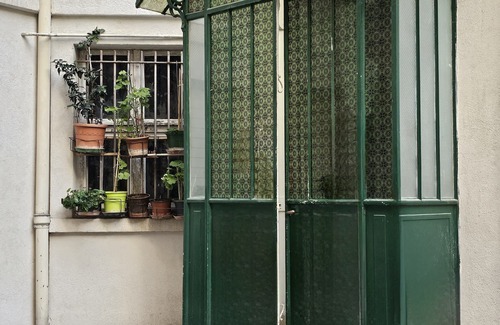 Quartier des Invalides Apartment | Elegant Invalides Flat: Accessible Stay in Paris