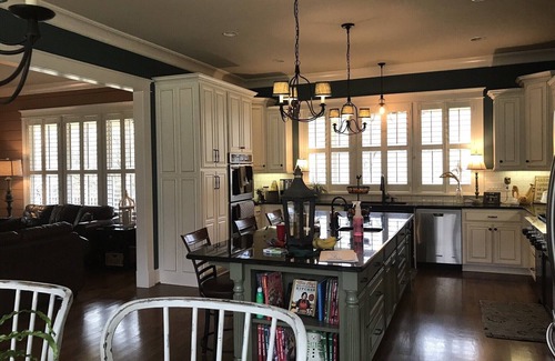 Dickson House | Peaceful Oasis Close to Downtown Nashville Retreat