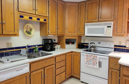 Park Forest Village House | Perfect Retreat in State College with Pet-Friendly Amenities