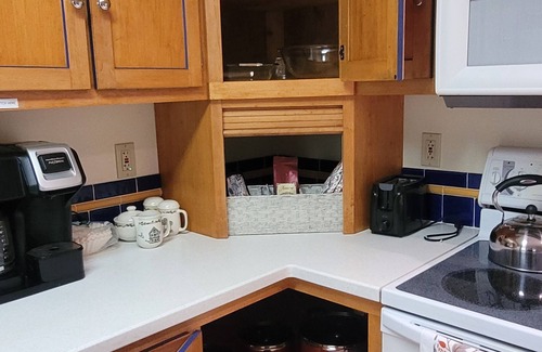 Park Forest Village House | Perfect Retreat in State College with Pet-Friendly Amenities