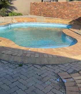 Greater Johannesburg Metropolitan Area House | Inviting Retreat in Suideoord, Jhb South - Rated 9.4/10