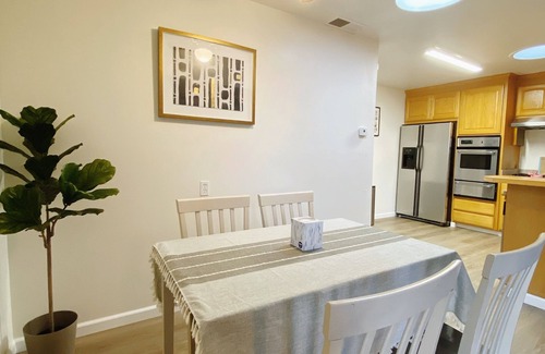 Union City House | Perfect Family Retreat at Home in Union City, Rated 10/10