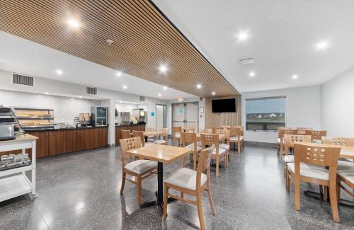 Lloydminster Hotel | Pet-Friendly Home Inn and Suites with Pool in Lloydminster