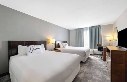 Lloydminster Hotel | Cozy Home Inn and Suites Lloydminster with Pool & Spa