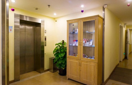 Futian Hotel | Inviting Home Inn Shenzhen Zhuzilin: Family & Accessible Stay