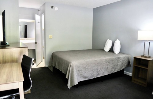 Apopka Hotel | Elevated Comfort at Home Inn & Suites Orlando-Apopka