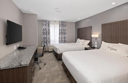 Stonebridge Hotel | Pet-Friendly Home Inn & Suites Saskatoon South with Pool