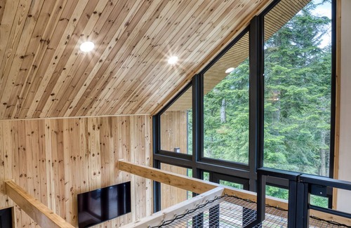 Sinaia House | Feel at Home: Family-Friendly Retreat Awaits You