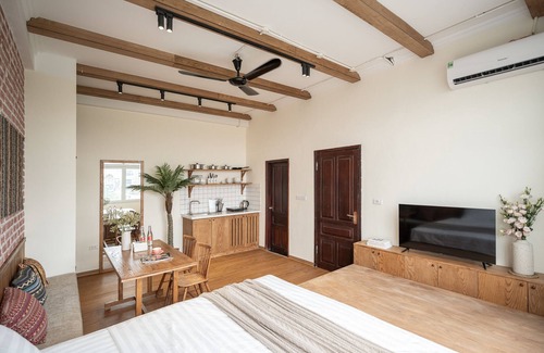 Old Quarter Apartment | Cozy HOME KEY House with Hot Tub, Terrace & 5-Star Rating