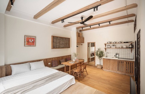 Old Quarter Apartment | Cozy HOME KEY House with Hot Tub, Terrace & 5-Star Rating