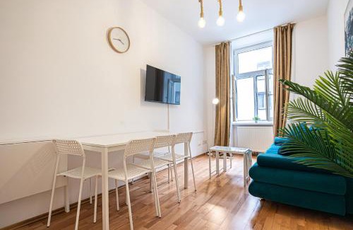 Penzing Apartment | Cozy 2BR Apartment in Penzing, Perfect for Families