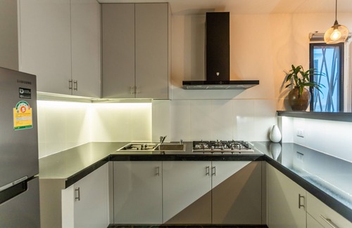 Downtown Siem Reap Apartment | Cozy Three-Bedroom Suite with Pool Near Pubstreet