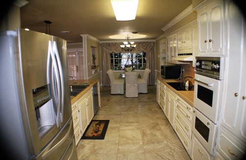 Zachary House | Discover Mini Resort: Pool, Tennis & Golf Amenities Await