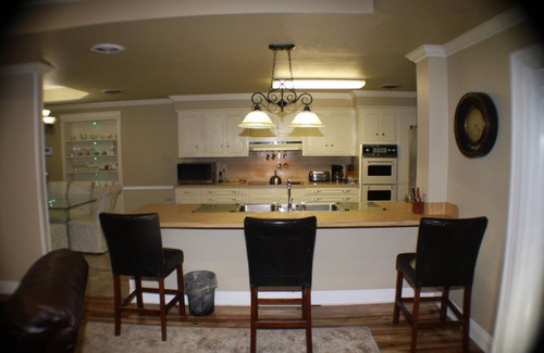 Zachary House | Discover Mini Resort: Pool, Tennis & Golf Amenities Await