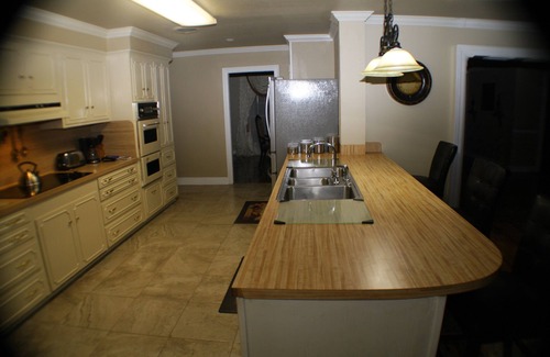 Zachary House | Discover Mini Resort: Pool, Tennis & Golf Amenities Await