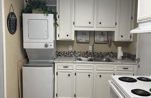 Caddo Heights-South Highlands House | Stylish Home Minutes from Casinos and Airport, Pet Friendly