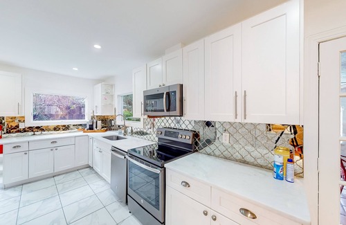 Old Northwood House | Beachfront Oasis with Private Pool & BBQ Area, 10/10 Rating