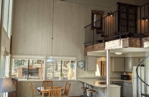 Sisters House | Forest Retreat Just Outside Sisters with Pool & Breakfast
