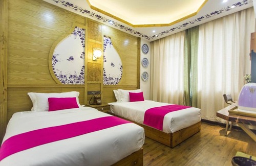 Yongding House | Family-Friendly Getaway at Home Of Heart Inn with Kitchen