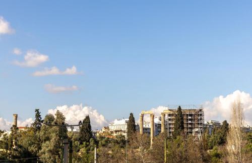 Mets Apartment | Exceptional Home of Petros: Child-Friendly Stay with 9.8 Rating